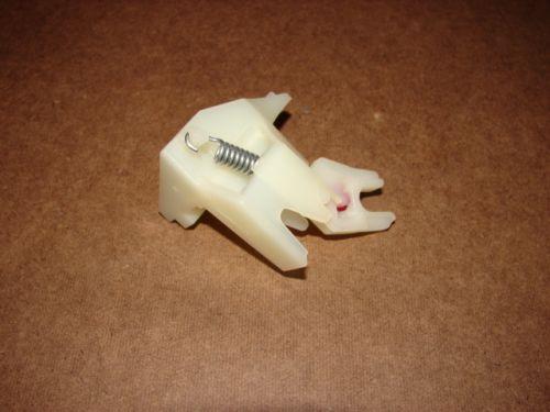 526128 Fisher Paykel Right Hand Latch